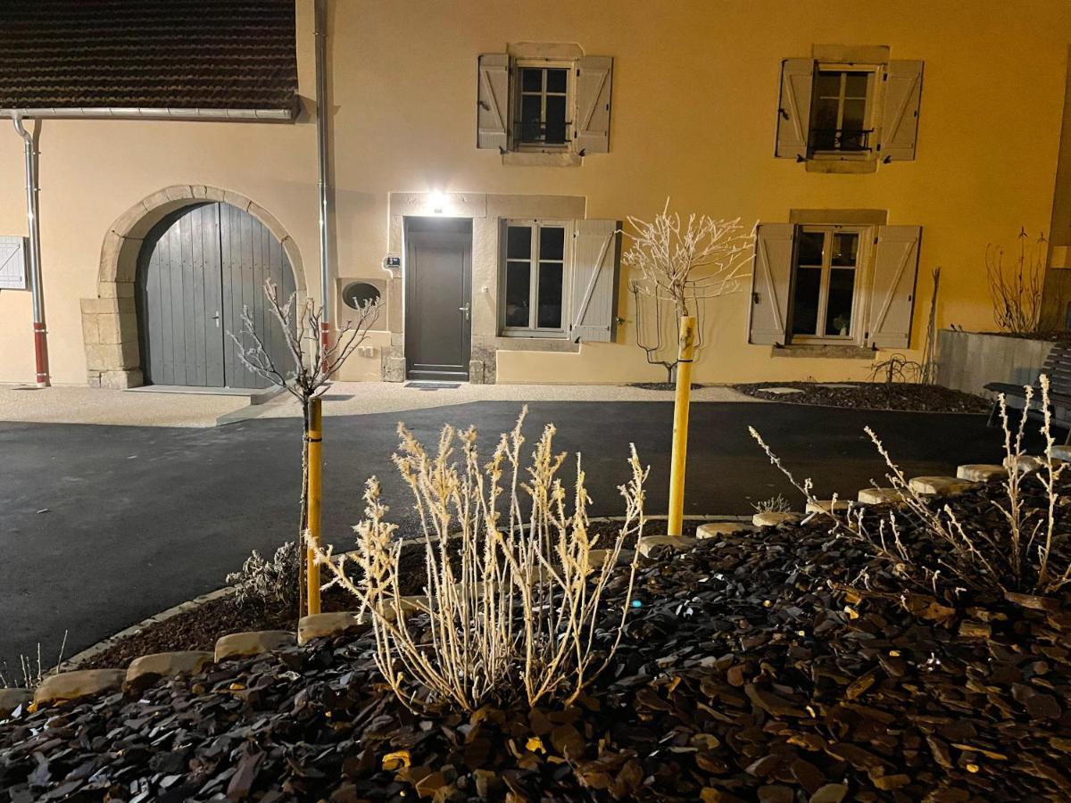 Chez La Rose Luxueuse Cottage Avec Jacuzzi Rouvres-la-Chétive 外观 照片