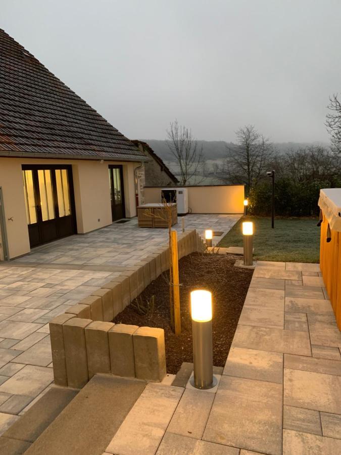Chez La Rose Luxueuse Cottage Avec Jacuzzi Rouvres-la-Chétive 外观 照片