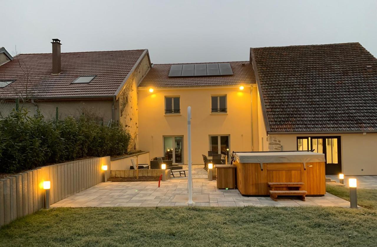 Chez La Rose Luxueuse Cottage Avec Jacuzzi Rouvres-la-Chétive 外观 照片